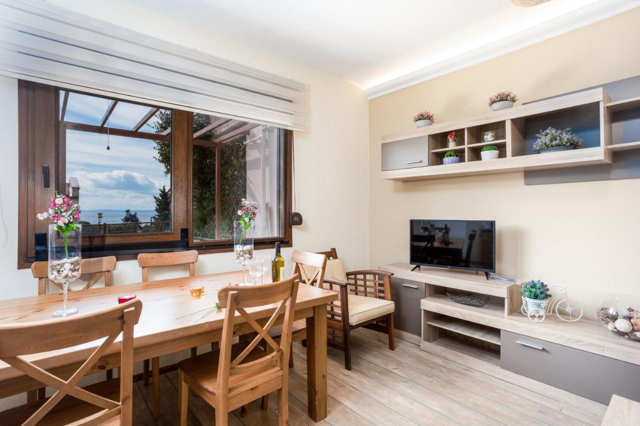 Twinstars Apartment With Courtyard And View Kalyves Polygyrou Kültér fotó