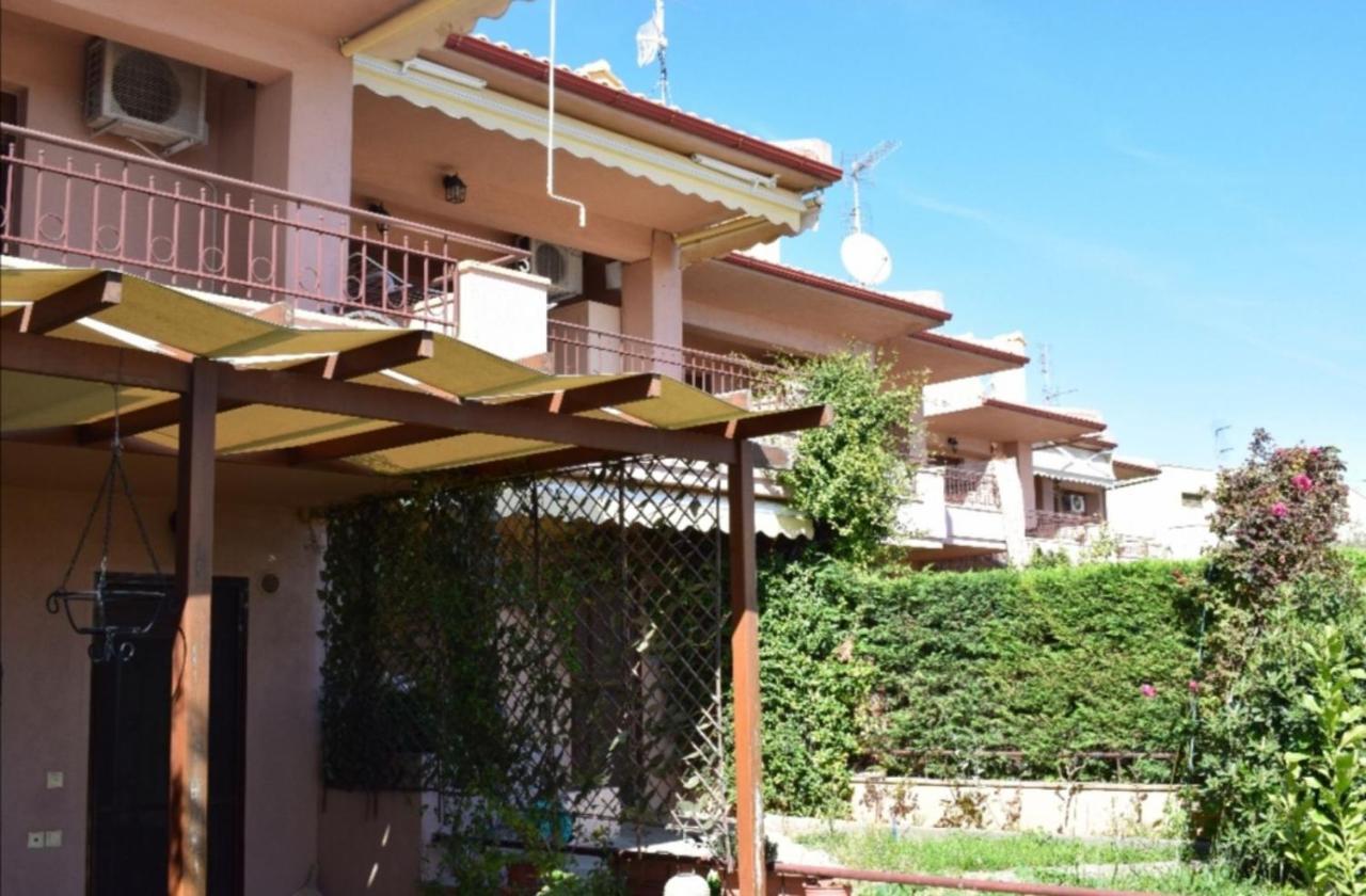 Twinstars Apartment With Courtyard And View Kalyves Polygyrou Kültér fotó